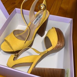 Steve Madden mustard yellow chunky heels! Worn just a few times. Great shoes!